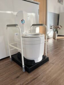 Medical Portable Toilets3