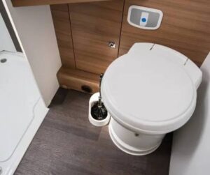 Portable Chemical Toilet vs Flush Toilet1